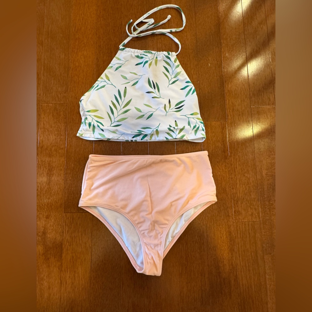 Women’s Leaf Print Swim Set